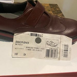 Men brand Salvatore Ferragamo never worn in new condition. Available now.